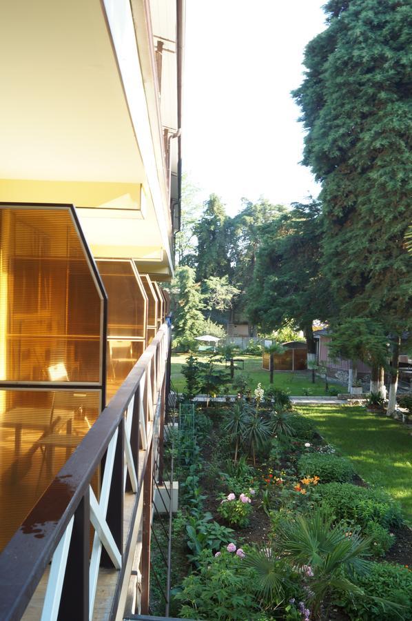 Pitsunda Hotel Exterior photo