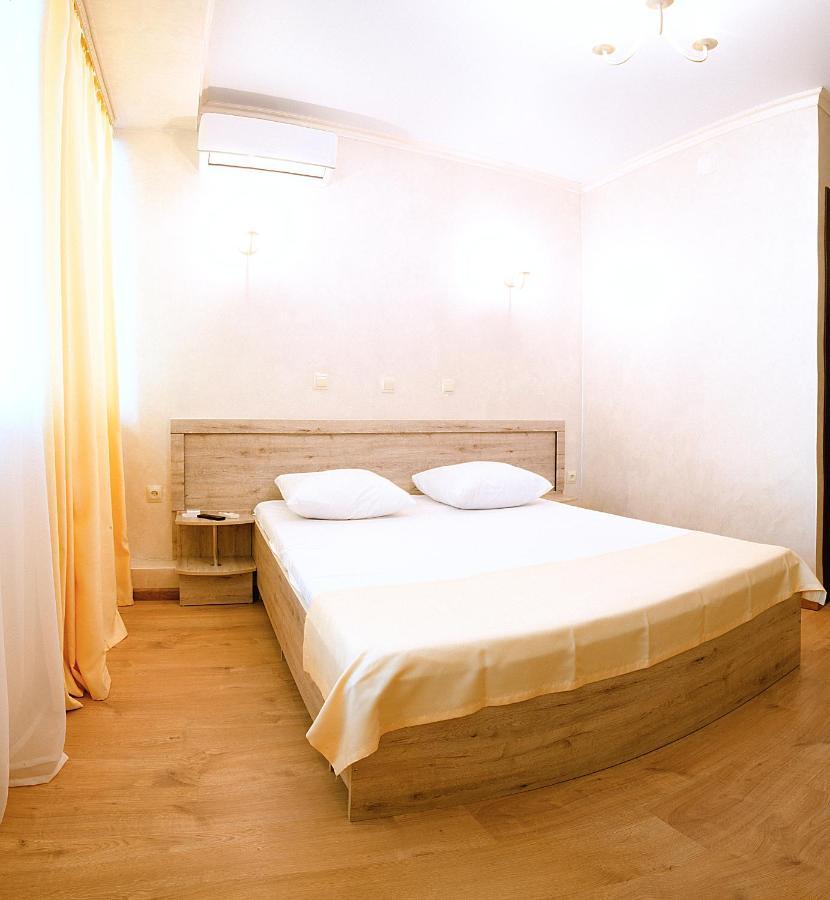 Pitsunda Hotel Exterior photo